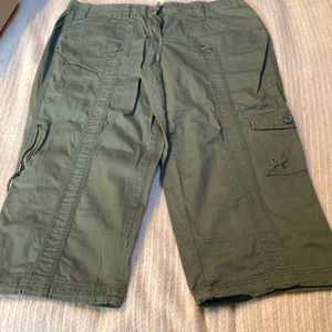 Style and Co cargo capris size 14